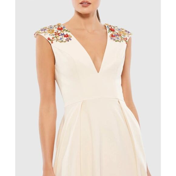 MAC DUGGAL Dress Size 2 Evening Gown Cream Sequin Beaded Cap Sleeve Slit. - Picture 5 of 6